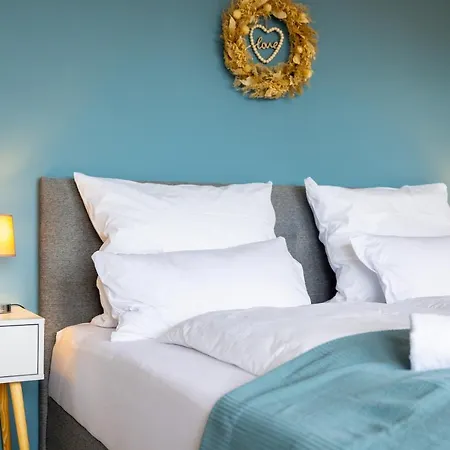 E&k Living - Design - Sky-tv - Kitchen - Free Parking Augsburg
