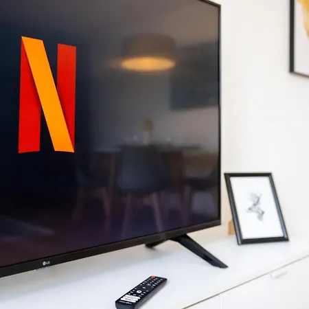 Apartmán E&k Living - Design - Sky-tv - Kitchen - Free Parking